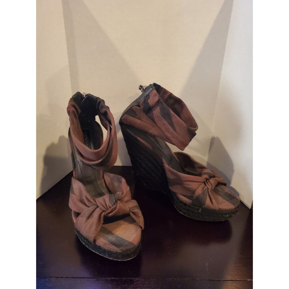 Burberry Platform Wedge Size 7 US